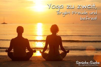 Spruchbild - Yogaausübung am Meer bei Sonnenuntergang