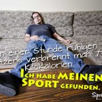 Spruchbild - Fauler Mann sitzt auf Sofa