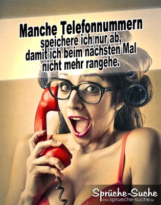 Halb nackte Frau mit roten Telefonhörer im Vintage-Look
