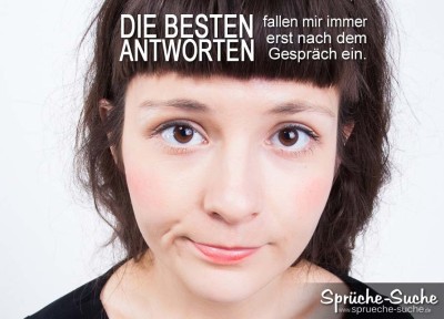 Junge Frau ärgert sich, dass sie im Gespräch nicht schlagfertig genug war.