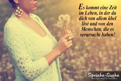 Frau hält Pusteblumen in der Hand - Vintage Look