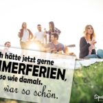 Sommerferien Spruch mit vielen Freunden auf Wiese