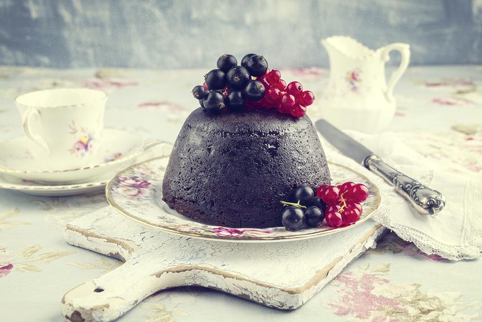 Leckerer Plumpudding-Kuchen mit Früchten