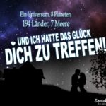 Liebe - Glück Spruch: Liebespaar bei nacht unter Sternenhimmel